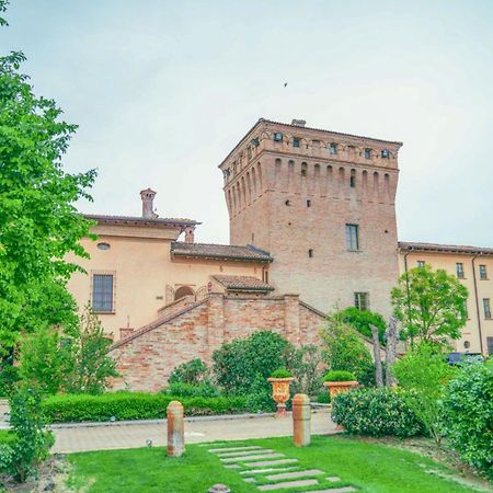 Hotel La Tavola Rotonda Cortemaggiore Luaran gambar