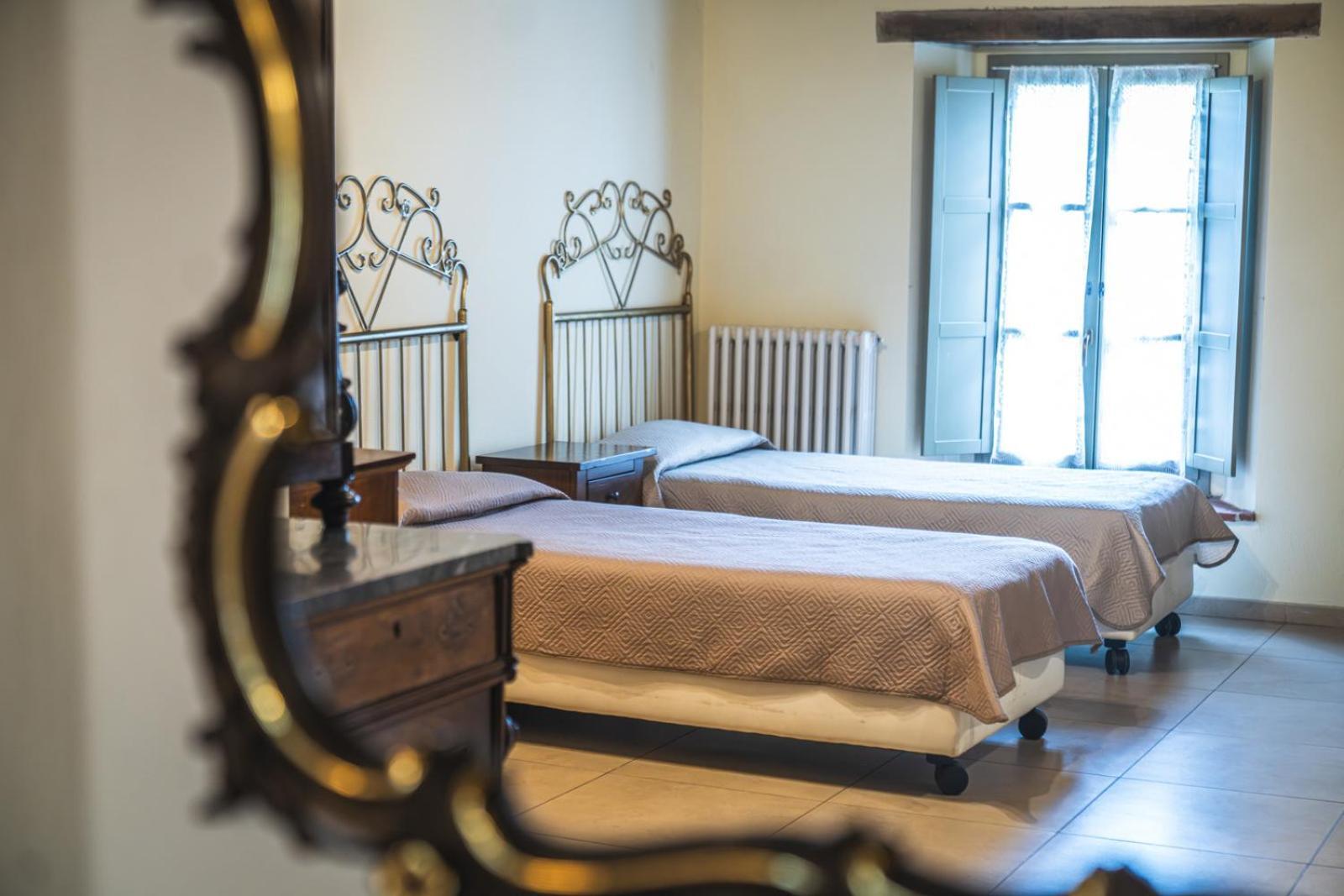 Hotel La Tavola Rotonda Cortemaggiore Luaran gambar