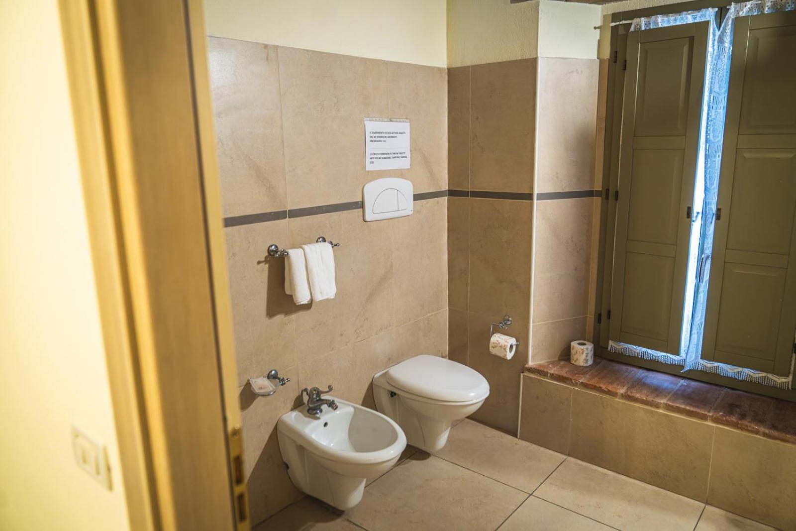 Hotel La Tavola Rotonda Cortemaggiore Bilik gambar
