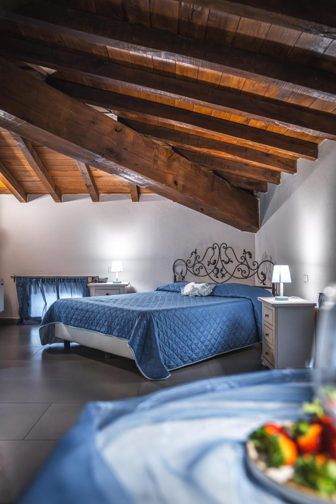 Hotel La Tavola Rotonda Cortemaggiore Bilik gambar