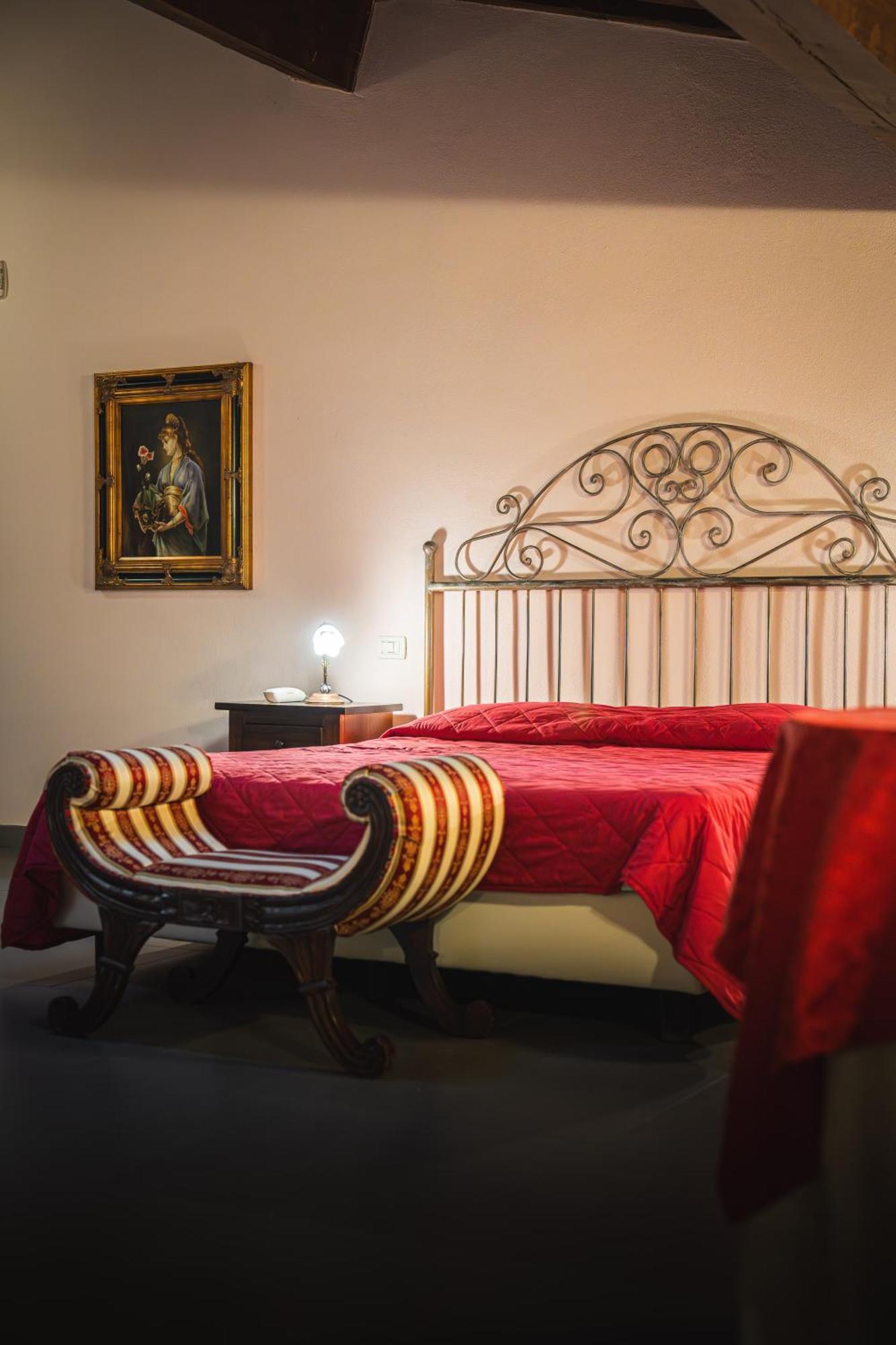 Hotel La Tavola Rotonda Cortemaggiore Luaran gambar